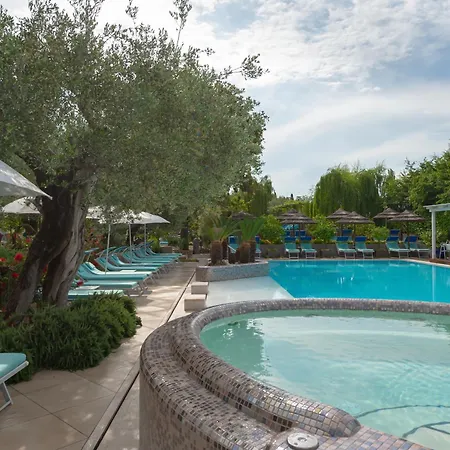 Olivi Spa&natural Wellness 4* Sirmione